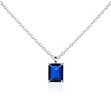 namana Saphirblaue Halskette mit Anhänger für Damen und Mädchen mit einem rechteckigen Solitärstein, zierliche Halsketten für Frauen aus 925er Sterling Silber mit einem blauen Stein im Smaragdschliff
