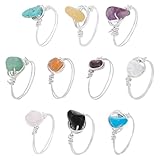UNICRAFTALE 10 Stück Chakra Kristallringe Für Damen 10 Stile Edelsteinringe Mit Kupferdraht Umwickelter Ring Unregelmäßiger Bunter Edelsteinring Für Frauen (Splitter)