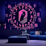 Arsey Wikinger Schwarzlicht Wandteppich UV Reactive Rot Runen Fluoreszierender Wandteppiche Odins Rabe Nordische Mythologie Wandtuch im Dunkeln Leuchtend Tapestry Schlafzimmer 150x130cm