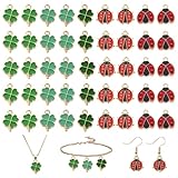 Qaestuan 45 Stück Kleeblatt Marienkäfer Anhänger, Grün Vierblättrige Charms, Rot Ladybug Emaille Charme, Glücksbringer Schlüsselanhänger Set, Mini Verzierungen, DIY Basteln Schmuck Ornamente