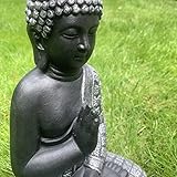 K&L Wall Art Sitzende Buddha Figur für Innen- und Außenbereich 33cm Feng Shui Deko Kunststein Statue Zen Gartenfigur Stein (33 cm, Schwarz)