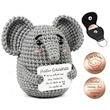 Giftota Pocket Hug Elefant - Handgehäkelte Elefant Puppe mit Glücksmünze & Lederetui - Glücksbringer & Mutmacher - Weihnachten Geschenke - Gute Besserung - Geschenk für Männer, Frauen, Jugendliche