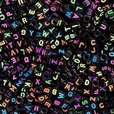 Kurtzy Neon Farbiges Acryl Quadrat Perlen Set (1000 Pack) A-Z Buchstaben Perlen 6 mm - für die Schmuckherstellung, Armband, Kette mit Buchstabe, Schlüsselanhänger, Schmuck Basteln & Geschenke