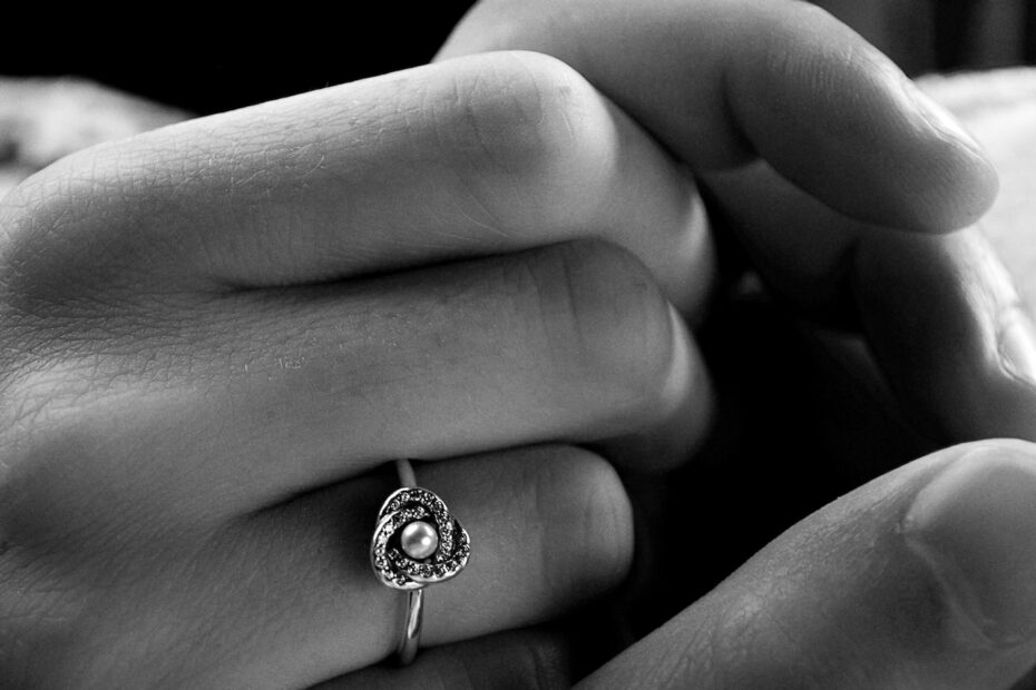 Verzaubern Sie Ihre Sinne mit dem atemberaubenden Edelsteinring Geburtsstein Ring – Das perfekte Geschenk für jeden Anlass!